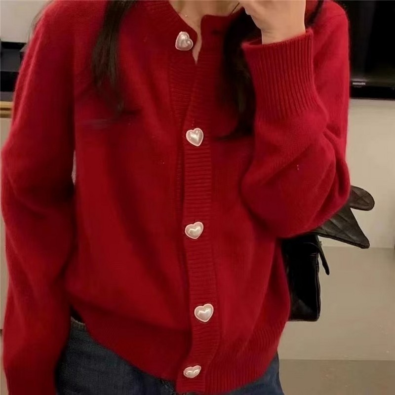 100%纯羊毛圆领爱心扣开衫女外套