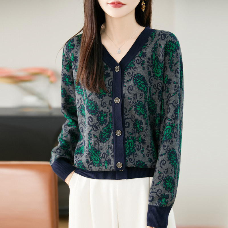 V领拼色精纺羊毛开衫女提花外套