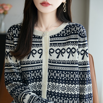 复古拼色精纺羊毛开衫女圆领毛衣