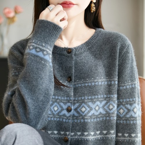 精纺羊毛开衫女圆领复古拼色毛衣