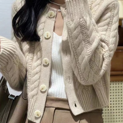 100%羊毛女圆领麻花加厚开衫外套