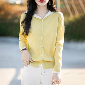 2025春季圆领精纺羊毛连帽假两件开衫女宽松拼色针织毛衣外套上衣