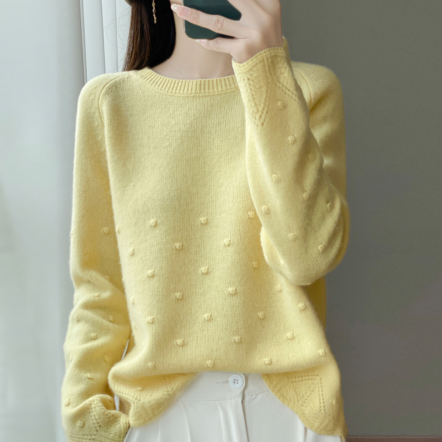 100%纯羊毛衫女圆领手工刺绣钩花