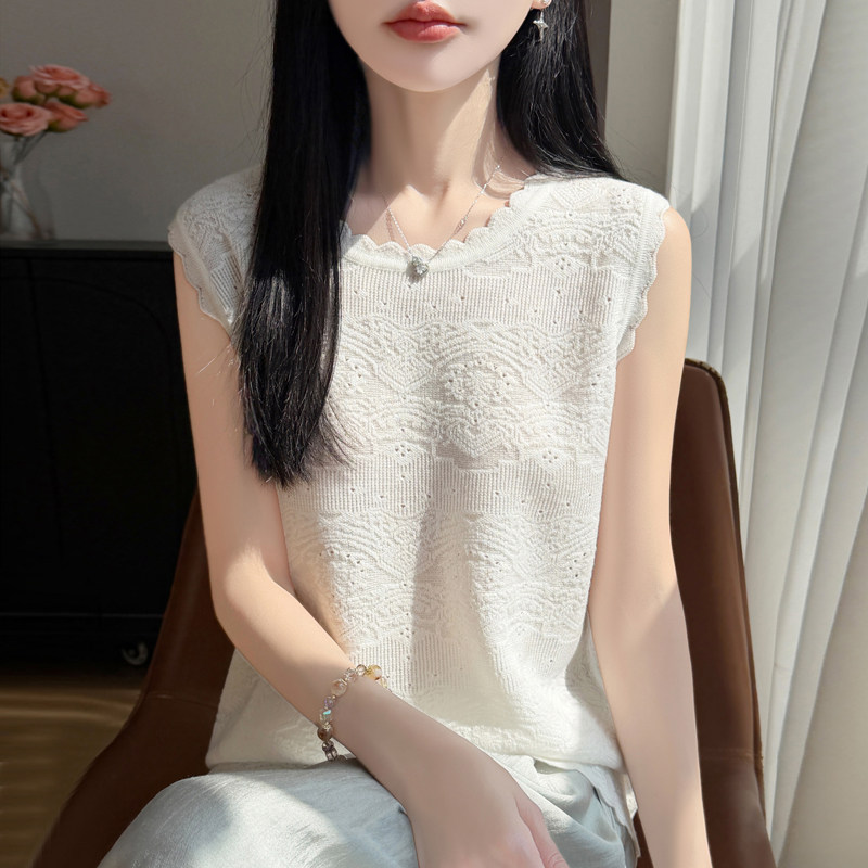 精纺羊毛衫无袖浮雕提花打底背心