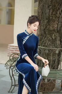 2023新款丝绒日常气质长款文艺蓝色表演长袖优雅斜襟形体走秀旗袍