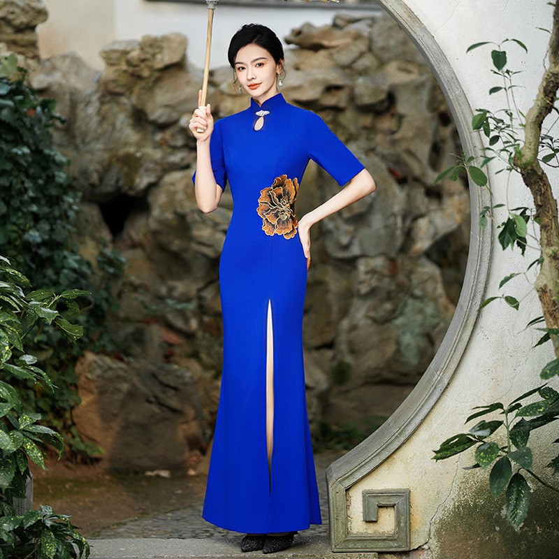 蓝色走秀旗袍广场舞长款大码演出服2024新款中国风改良旗袍时尚款