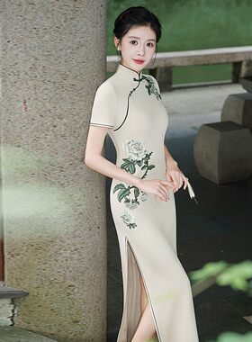 走秀旗袍2025新款旗袍走秀演出服短袖显瘦礼仪形体表演服绿意盎然