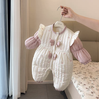 女宝宝夹棉连体衣2025新款婴幼儿外出衣服洋气外穿哈衣小月龄冬装