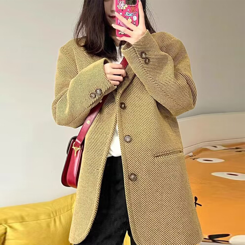 初春毛呢外套春秋黄斜纹毛呢外套
