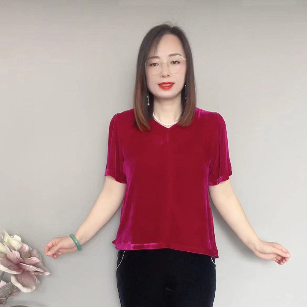V领短袖净版桑蚕丝植绒上衣女