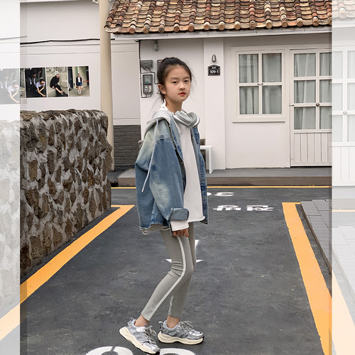 西西家女童秋款百搭连帽牛仔外套