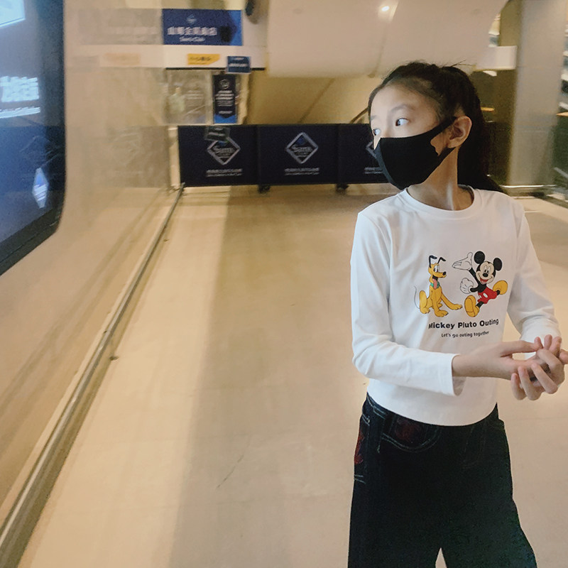 西西家女童时尚百搭卡通长袖T恤图片