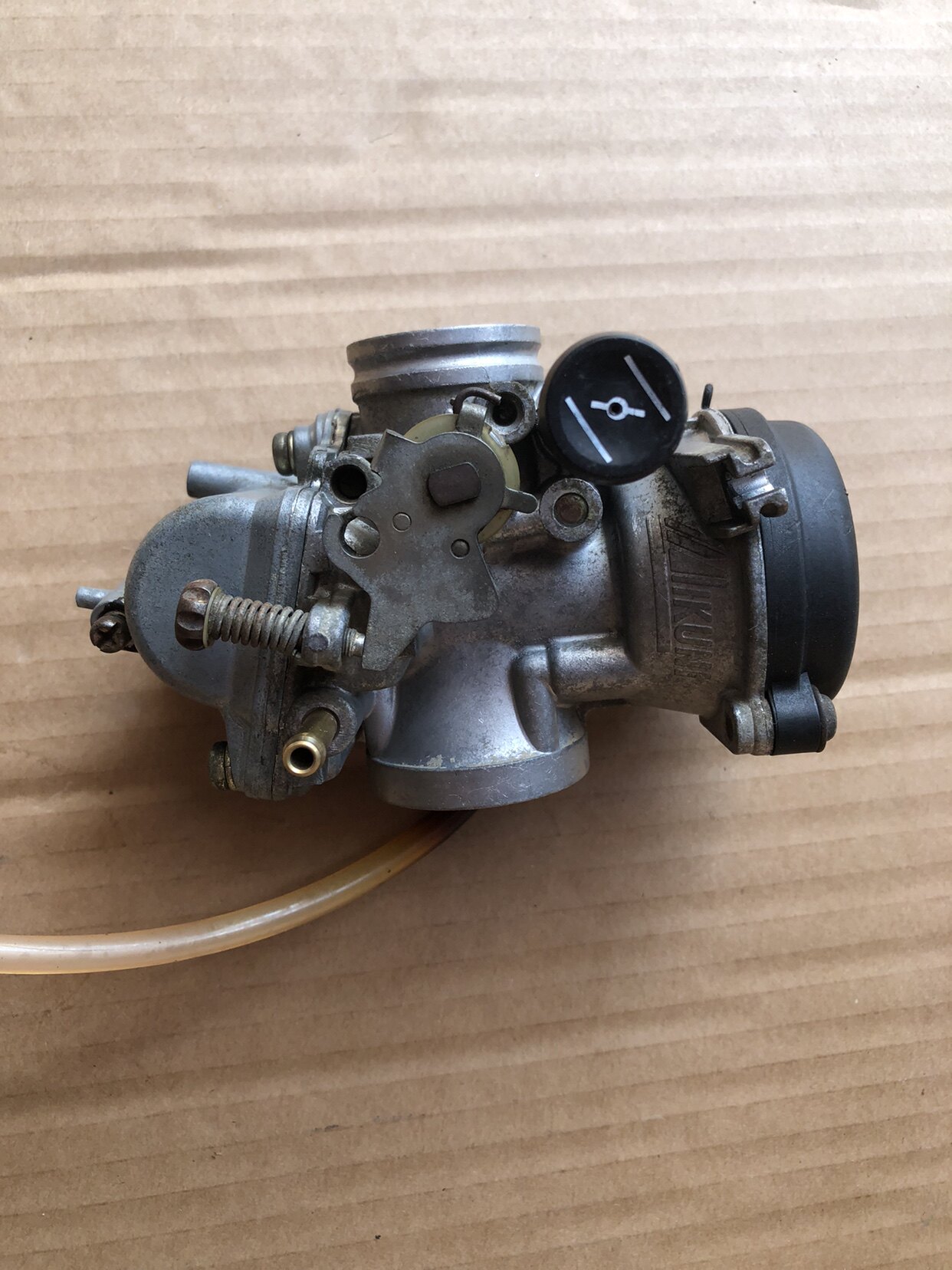 铃木王gs125 gn125 f401原装米库尼三国化油器