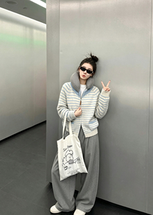 2026早秋新款百搭休闲老钱风蓝白条纹长袖毛衣女针织开衫上衣