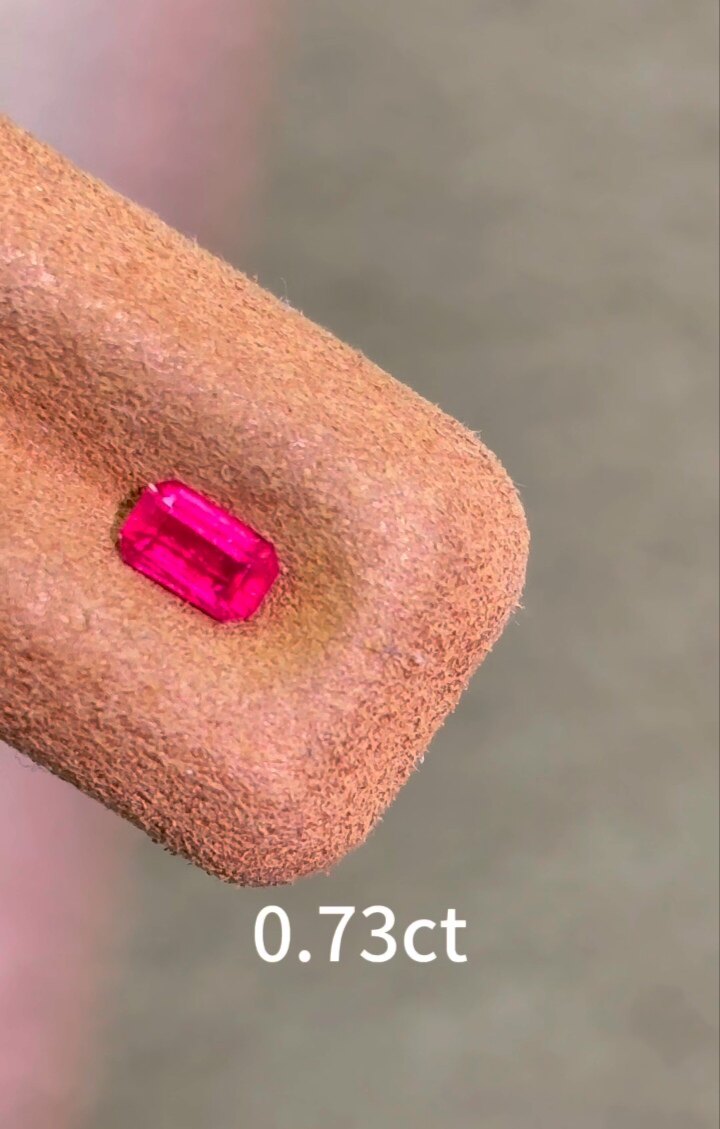 0.73克拉 无烧无烧，天然尖晶石，玻璃体，配国际证书一图一物