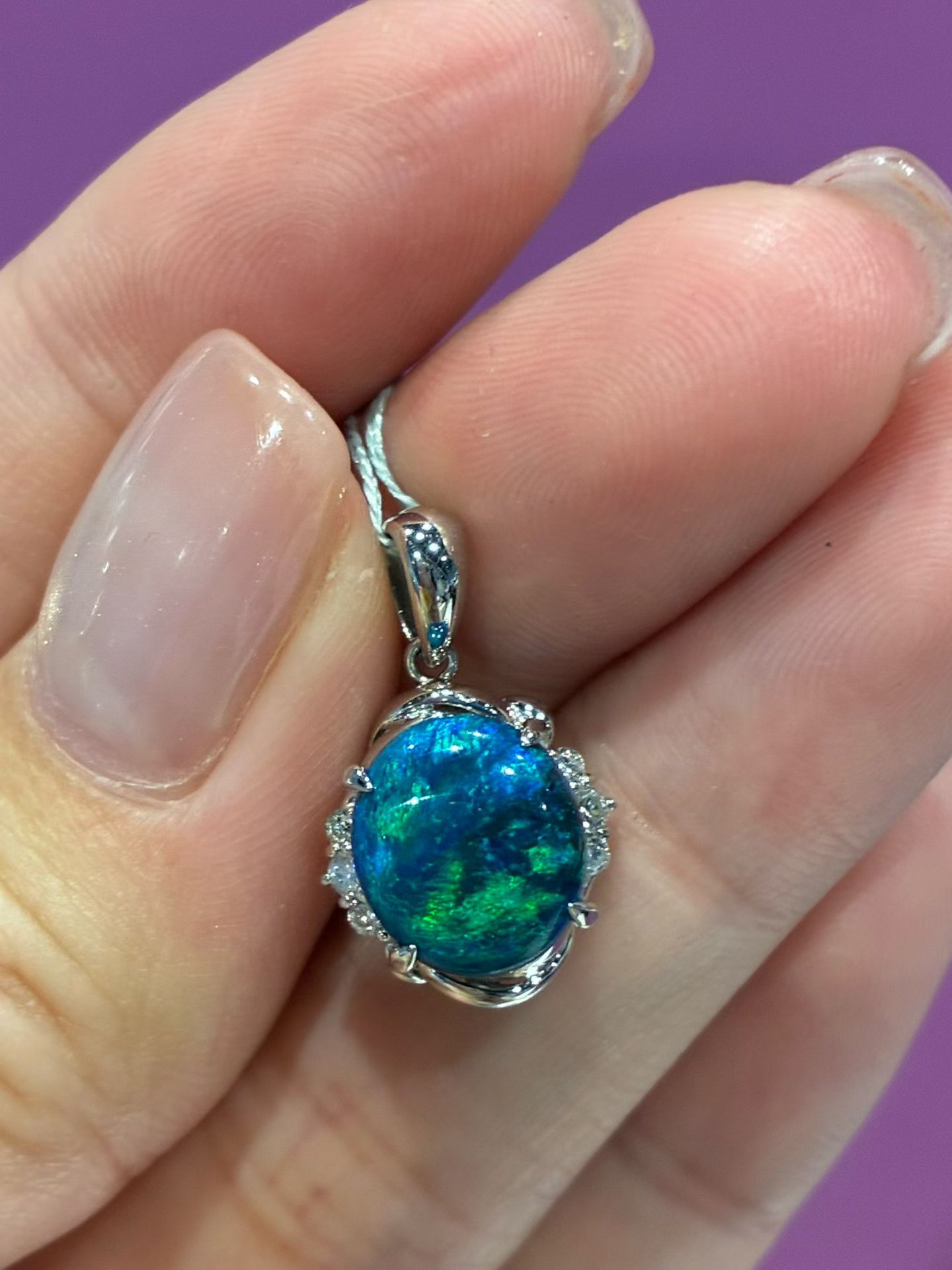 Pt950铂金镶天然2.19克拉钻石吊坠，地球彩 蓝绿色 ，附权威证书