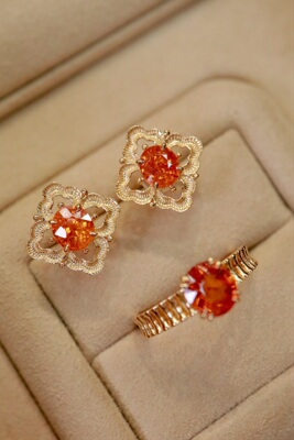 18k金镶天然芬达石套装，戒指 主石1.48ct 耳钉 主石2.36ct