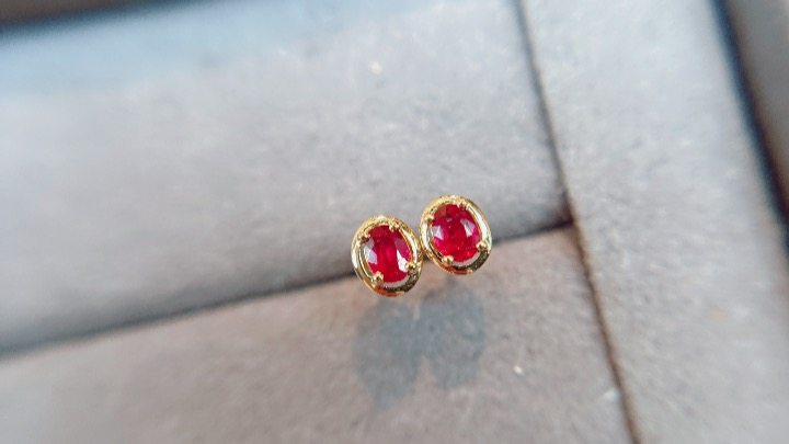 18K天然莫桑比克红宝石耳钉，石重30分/对，尺寸4*5mm,珠宝/钻石/翡翠,耳饰,淘宝优惠券,粉丝福利购,淘宝优惠卷