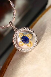 PT950铂金蓝宝石吊坠金重2.132g,主石0.34ct,钻石0.024ct