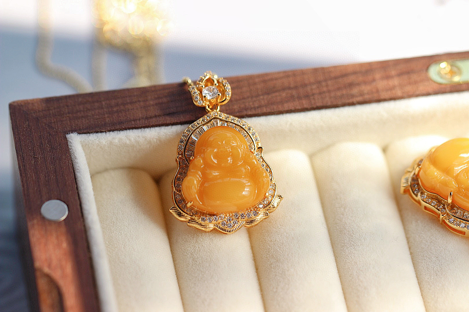 天然鸡油黄老蜜蜡笑口常开弥勒佛吊坠 s925银镀18k金 石16&times;16mm