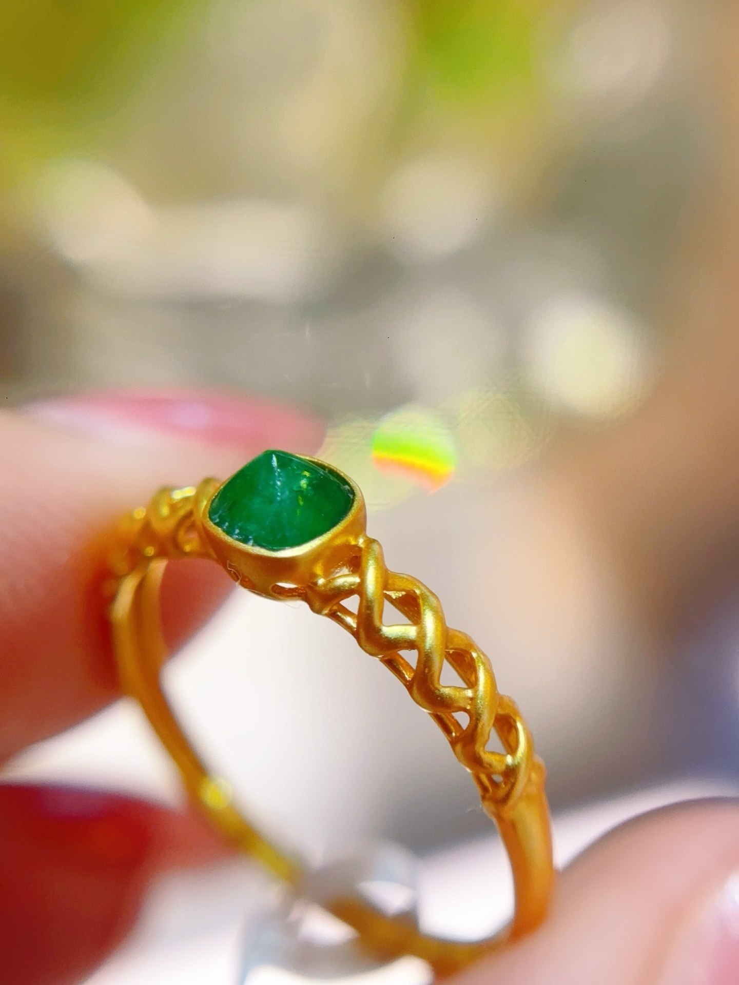 18k金镶天然祖母绿32份戒指 高净度祖母绿，重1.16克,珠宝/钻石/翡翠,手饰,淘宝优惠券,粉丝福利购,淘宝优惠卷