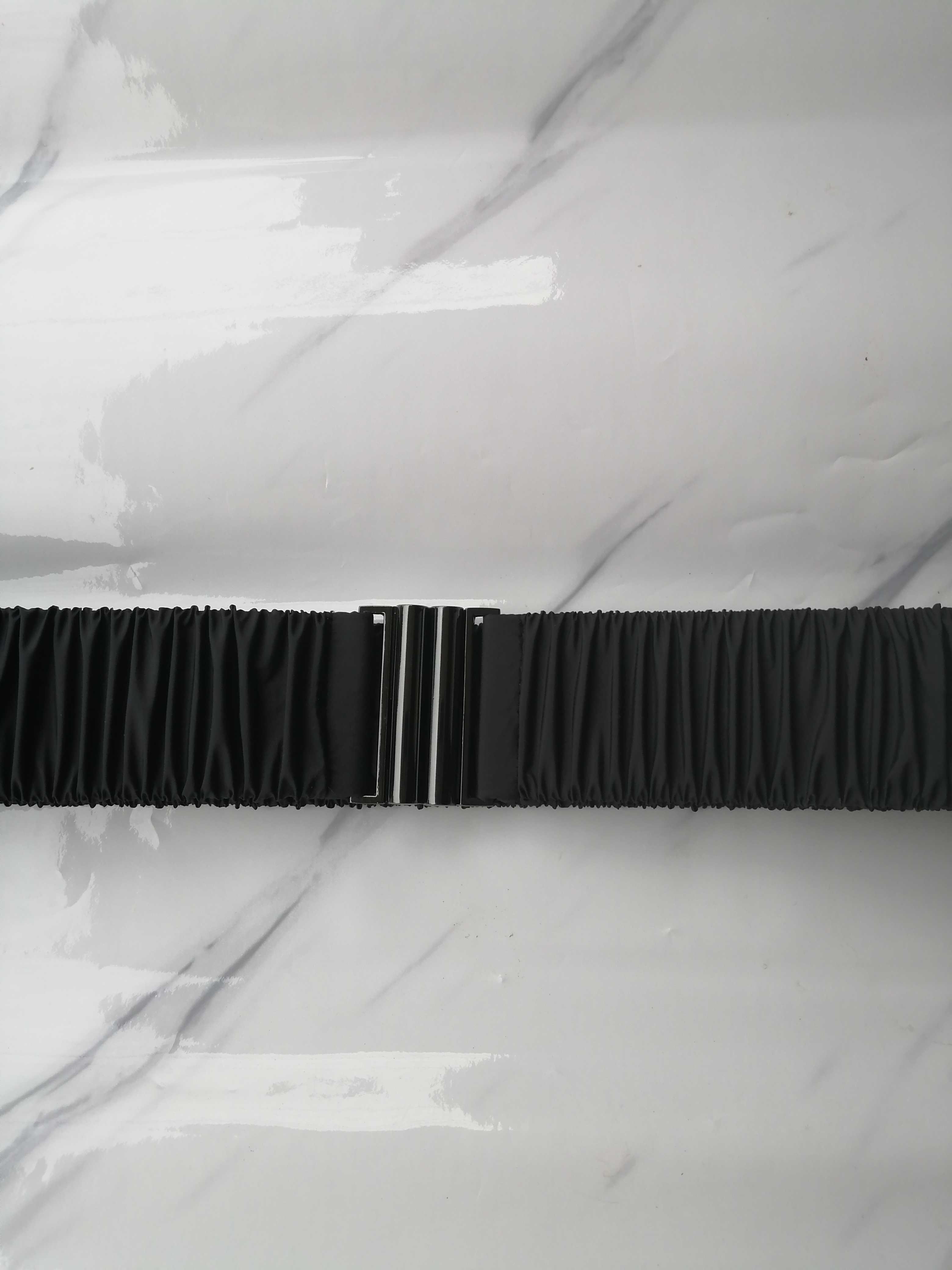 定做褶皱羽绒服面料皮带装饰配饰