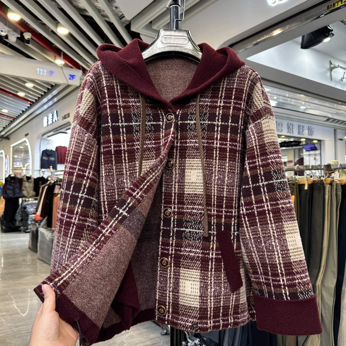 缎面妈妈装连帽格子针织衫外套