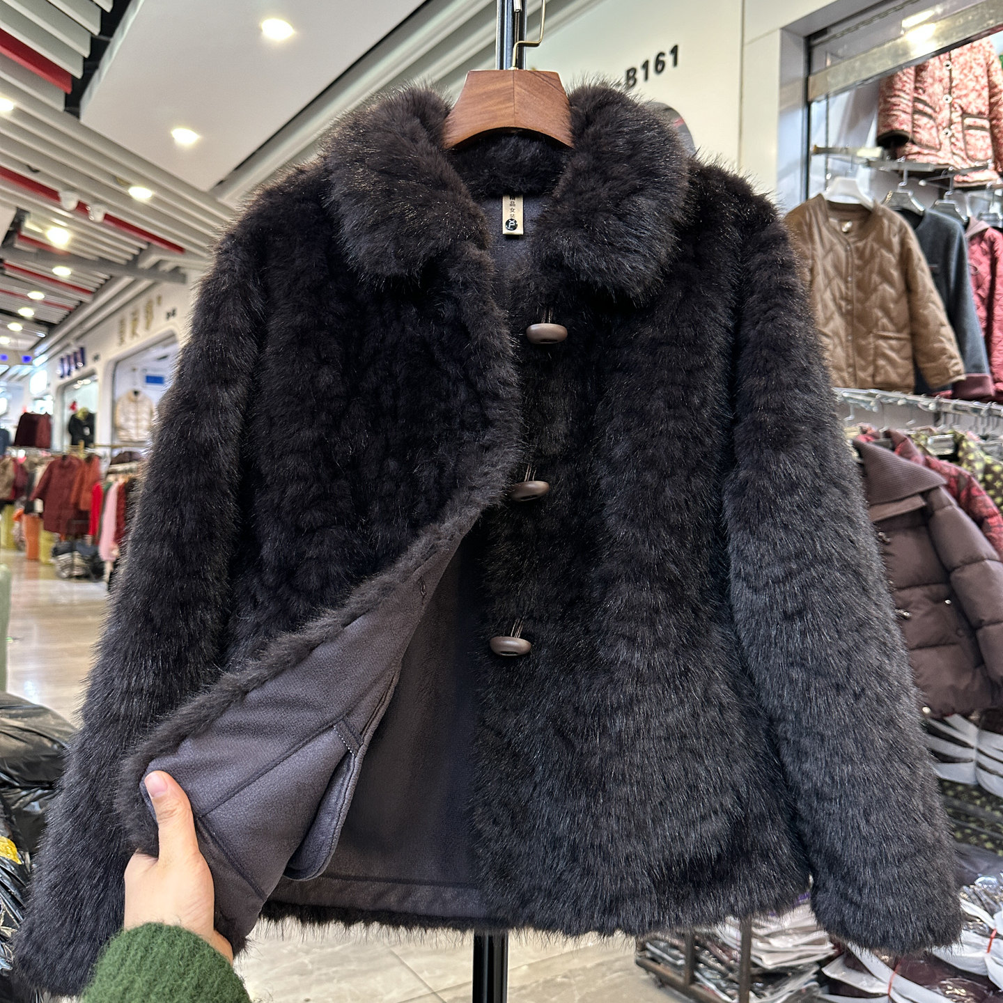 冬季保暖皮毛一体仿皮草短外套女