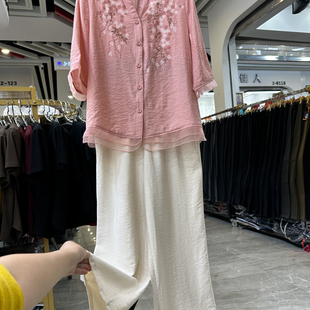 时尚妈妈装2件套装圆领绣花衬衫+裤子女士夏新款国风小衫中老年装