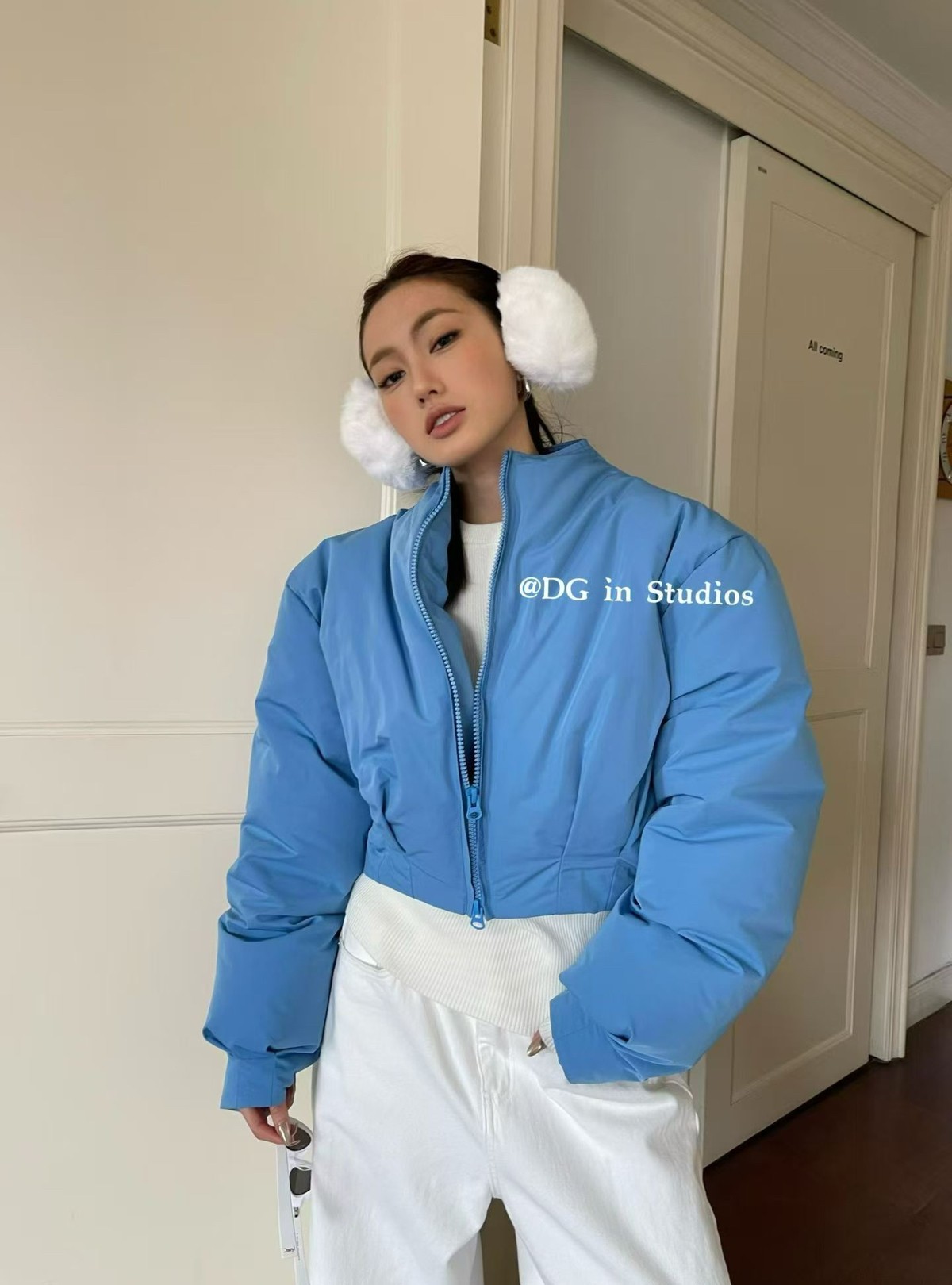 25冬韩版时尚百搭纯色设计感气质立领短款面包服羽绒棉服外套女潮