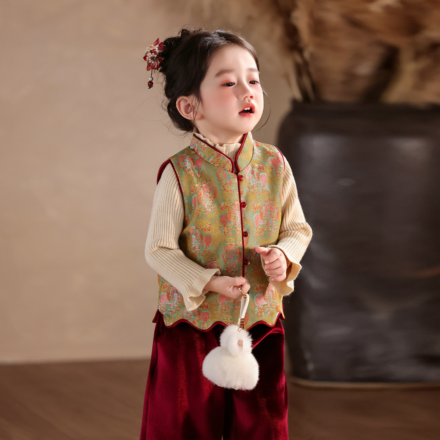 女宝国风年服冬喜庆风马年儿童新中式新年衣服童装冬马甲女童套装