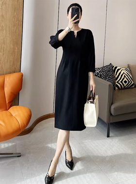 C2125 V领花苞小黑裙 原650元 25年回馈清仓不退不换