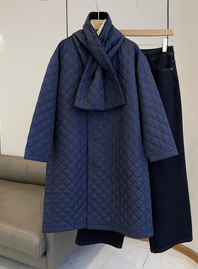 C4732 时尚巴黎的老店 可拆卸围脖 菱格纹 藏青色中长棉衣外套 女