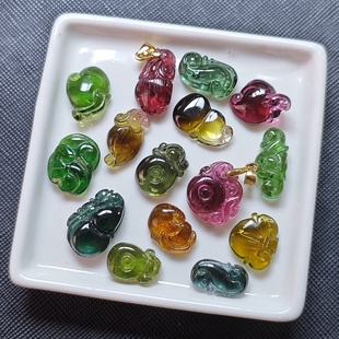 (新品优惠)巴西老矿碧玺吊坠红黄蓝绿黄雕刻如意葫芦桃子锁骨挂坠