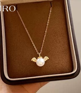 金色蝴蝶珍珠吊坠项链