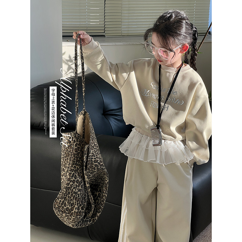 女童套装2025秋季新款儿童休闲卫衣字母上衣长袖裤子运动风两件套