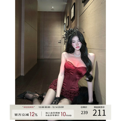 灰尘邓邓 红色抹胸连衣裙女2025冬季新款拼接包臀裙性感圣诞裙子
