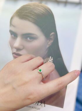 纯天然18K金镶嵌巴基斯坦祖母绿戒指