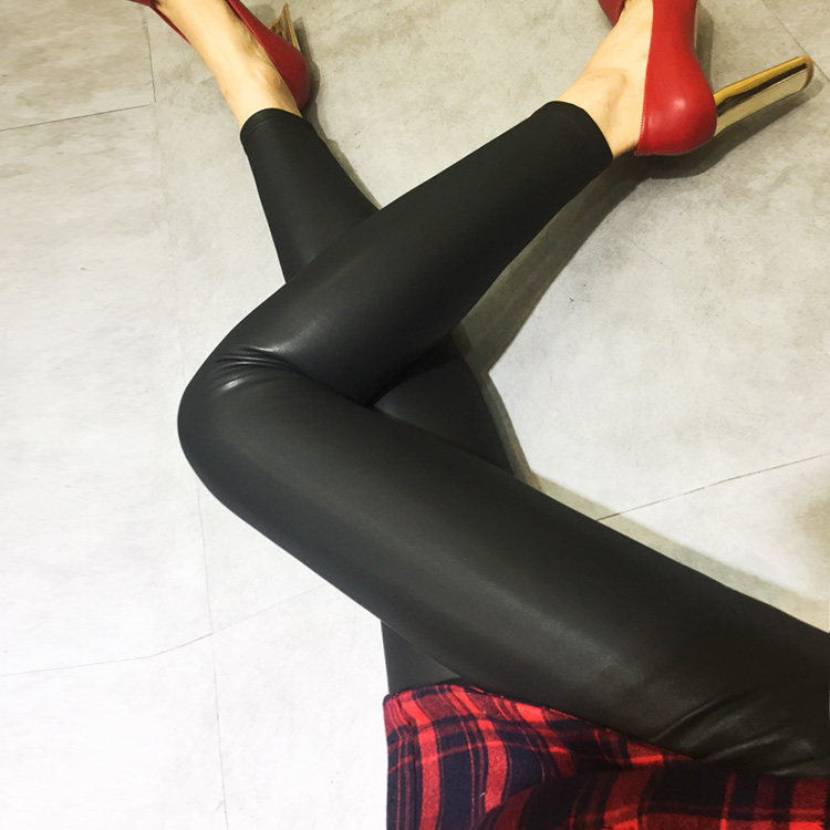2023年秋冬季皮裤女加绒加厚亚光小脚裤女新款显瘦性感打底裤外穿