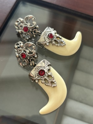 SELRO CORP中古银色掐丝拉花象牙琉璃耳夹