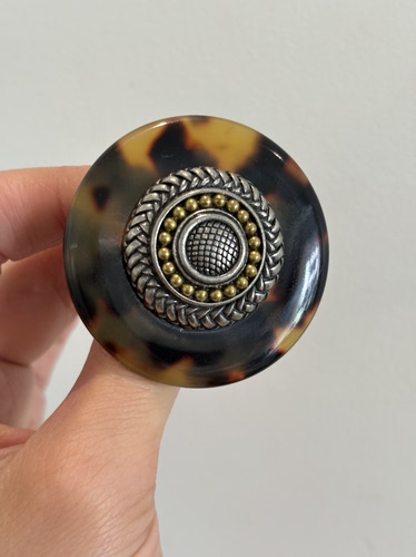 Ben amun中古琥珀色树脂圆形大胸针