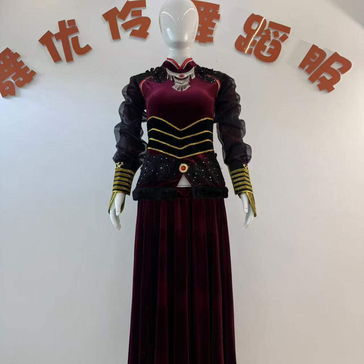荷花奖杯 敬 蒙古舞蹈台演出服装 定做出租 女子群舞 敬 民族民间