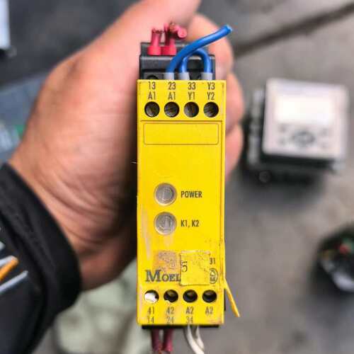 议价穆勒MOELLER安全继电器 ESR4-NO-31，德国可维修