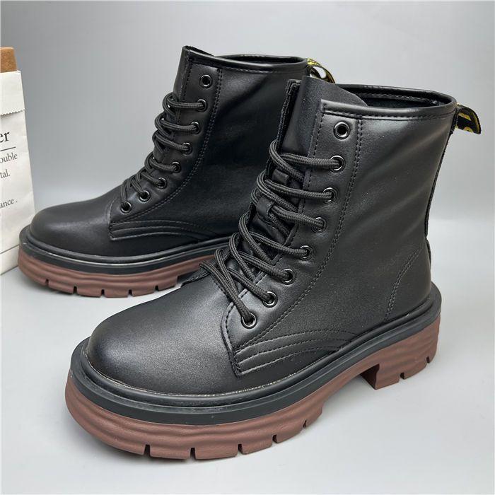 2024年冬季新款女士时尚休闲靴