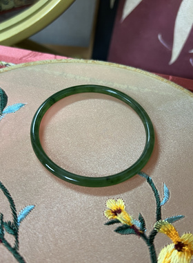 和田玉碧玉叮当镯细条微黑点菠菜绿手镯细条节日礼物送证书礼盒