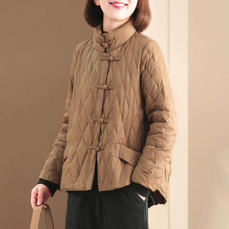 孔雀飞飞 原创设计 韩版大码遮肉复古盘扣菱形格女款轻薄羽绒服