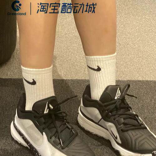 NIKE耐克小童实战训练运动篮球鞋