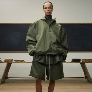 大学系列主线 God FALL24 印花尼龙连帽外套 Essentials Fear