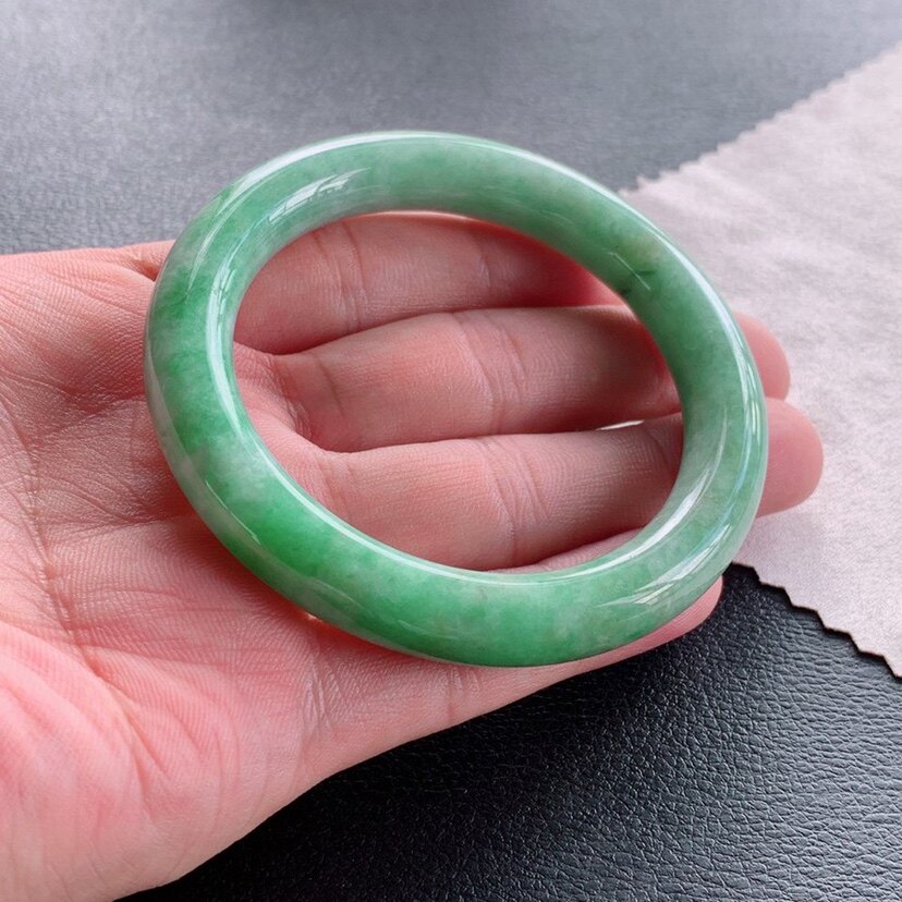 55圈天然翡翠淡阳绿手镯55.90缅甸翡翠圆镯女款时尚百搭翡翠玉镯
