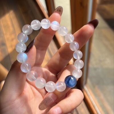 清冷感奶油体天然招桃花手链女